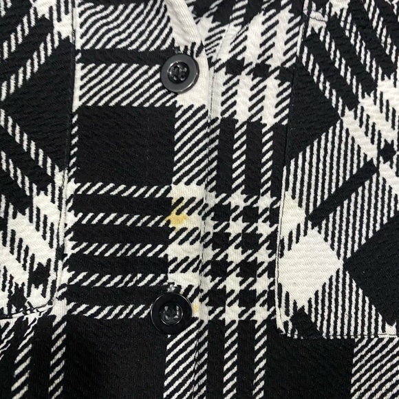 SHEIN shirt - Picture 2 of 4